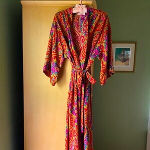 MIDI LENGTH BATHROBE. Gorgeous rich reds, golds and purple tones.